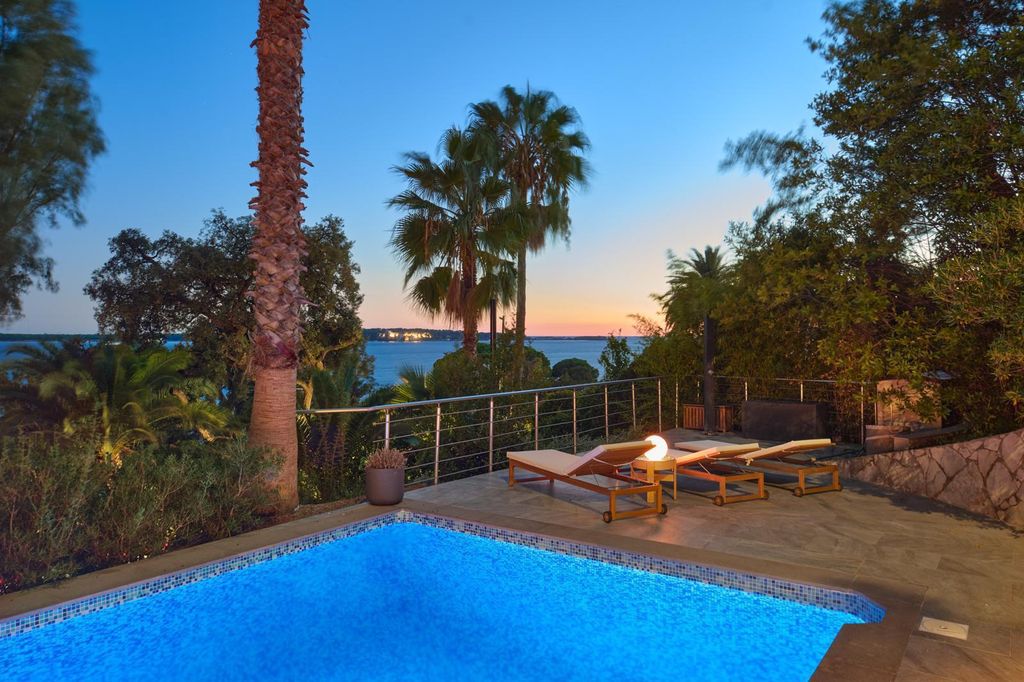 6 bedroom luxury Villa for sale in Cannes, France