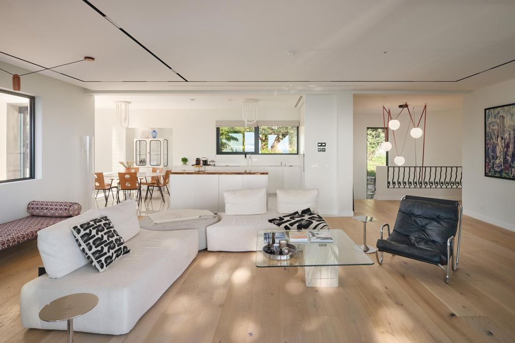 6 bedroom luxury Villa for sale in Cannes, France4